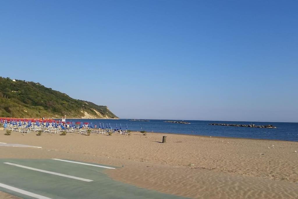 Appartamento In Villetta A 2 Passi Dal Mare E Dal Centro Pesaro Luaran gambar